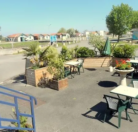 Chez Nadine Hotel LʼÉguille