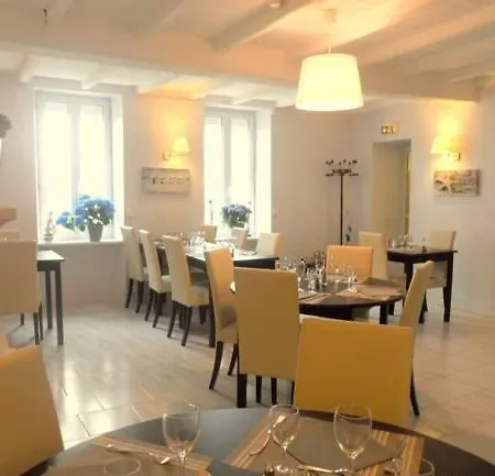 纳丁酒店 3* LʼÉguille